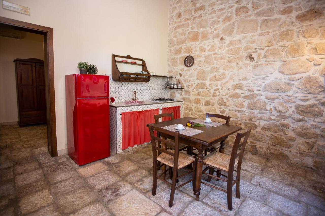 Homidoo Carrubo Apartment Santa Croce Camerina Bagian luar foto